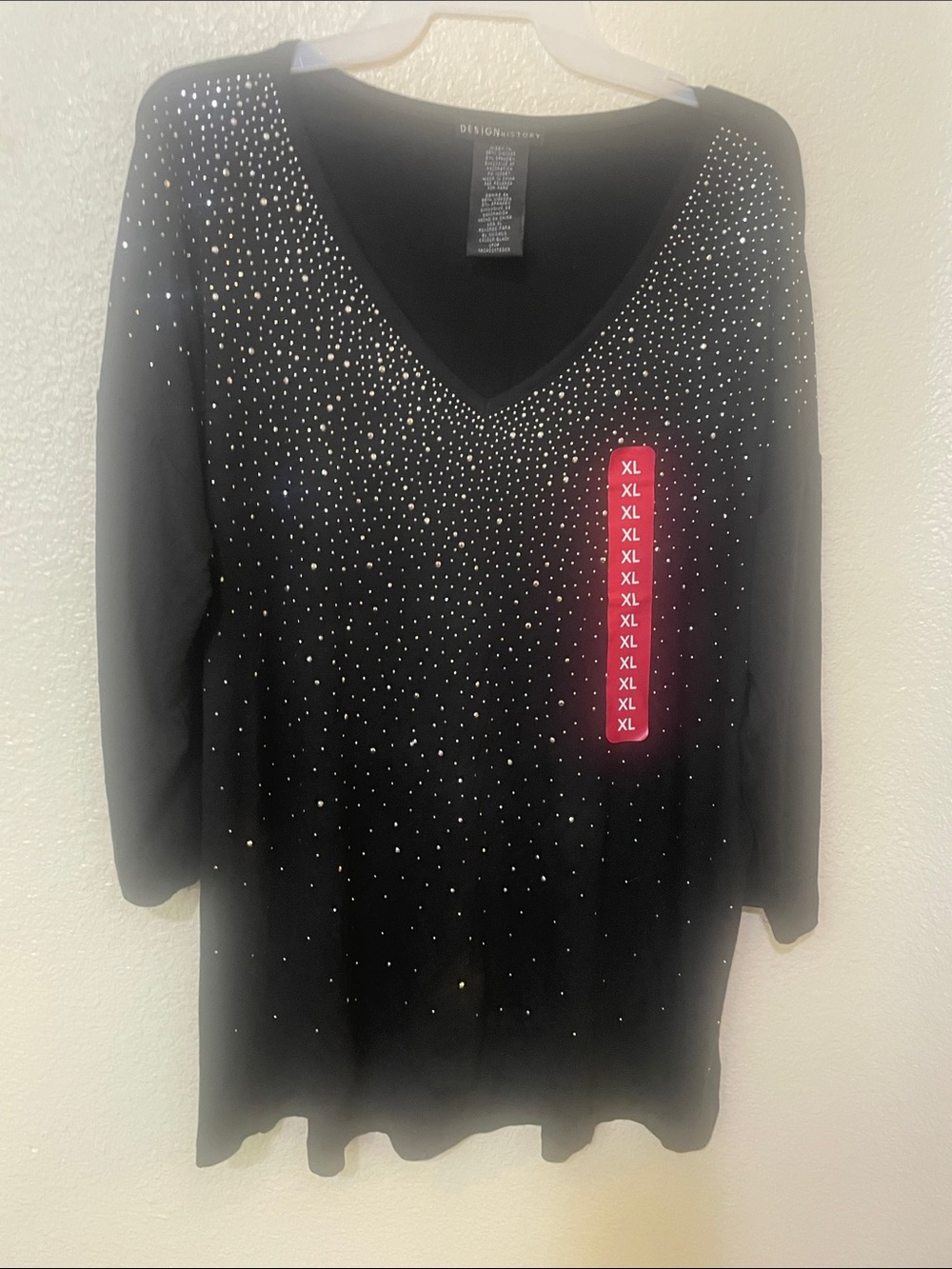 BN Design History Black V-Neck Rhinestone Accent quarter Sleeve Top, size XL